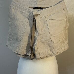 The North Face Women's Light Beige Drawstring Athletic Shorts size 4